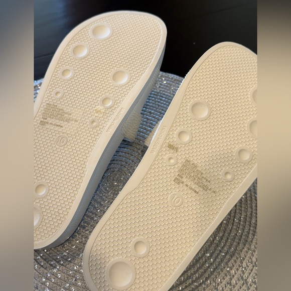 INC Women's Pia Sparkling White Pool Slides Sz 10 - Picture 2 of 2